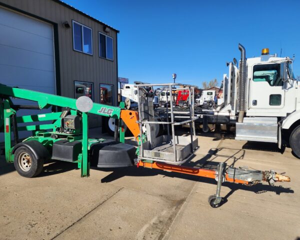 2017 JLG T-350