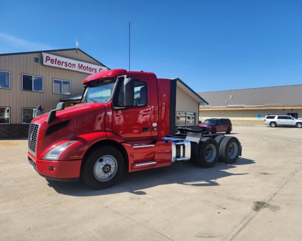 2020 Volvo VNR300