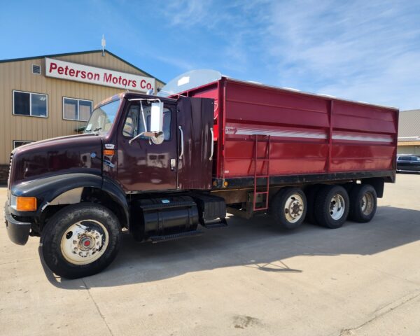 1999 International 8100