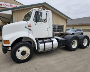2000 International 8100