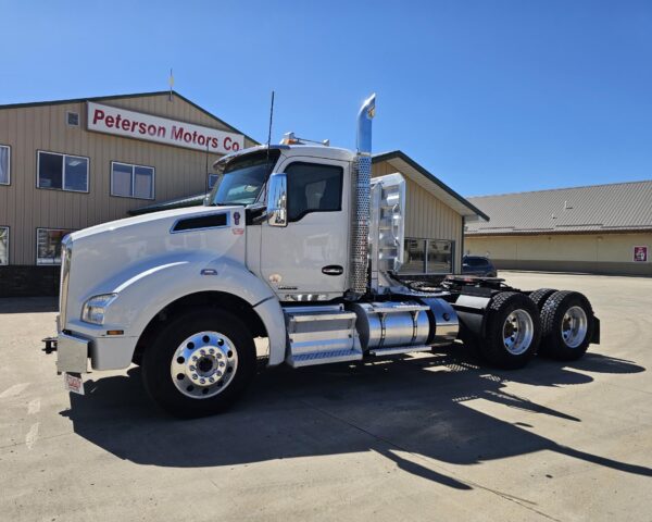 2021 Kenworth T880